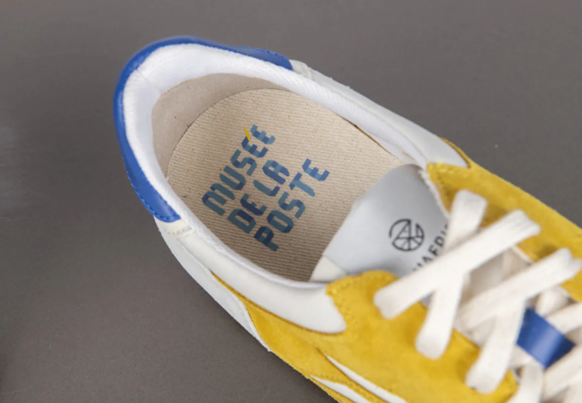 Vue 3 – chaussures jaunes